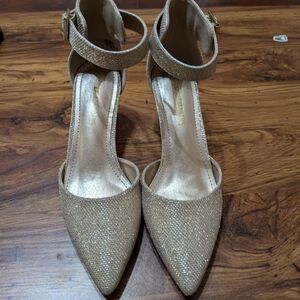 Dream Pairs Glittering Gold Heels